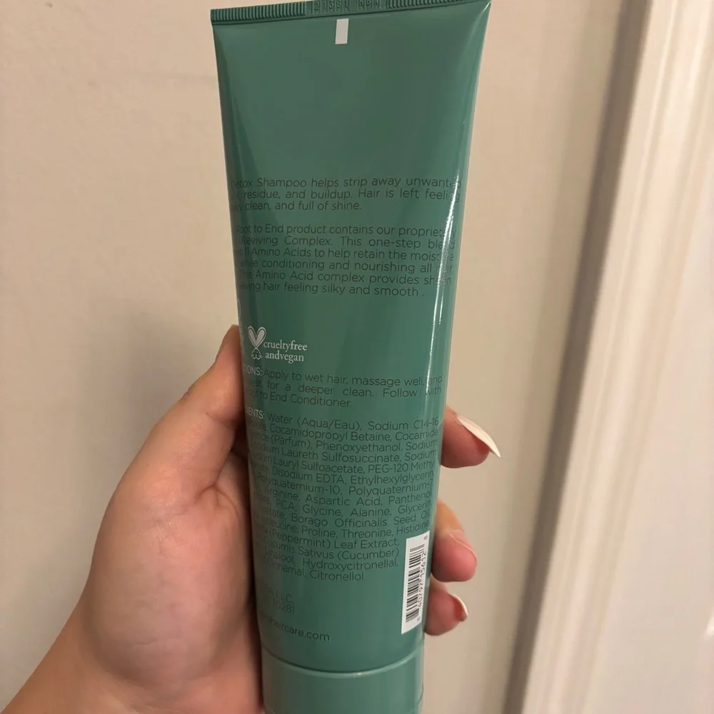 Root To End Detox Shampoo - Picture 3 of 4